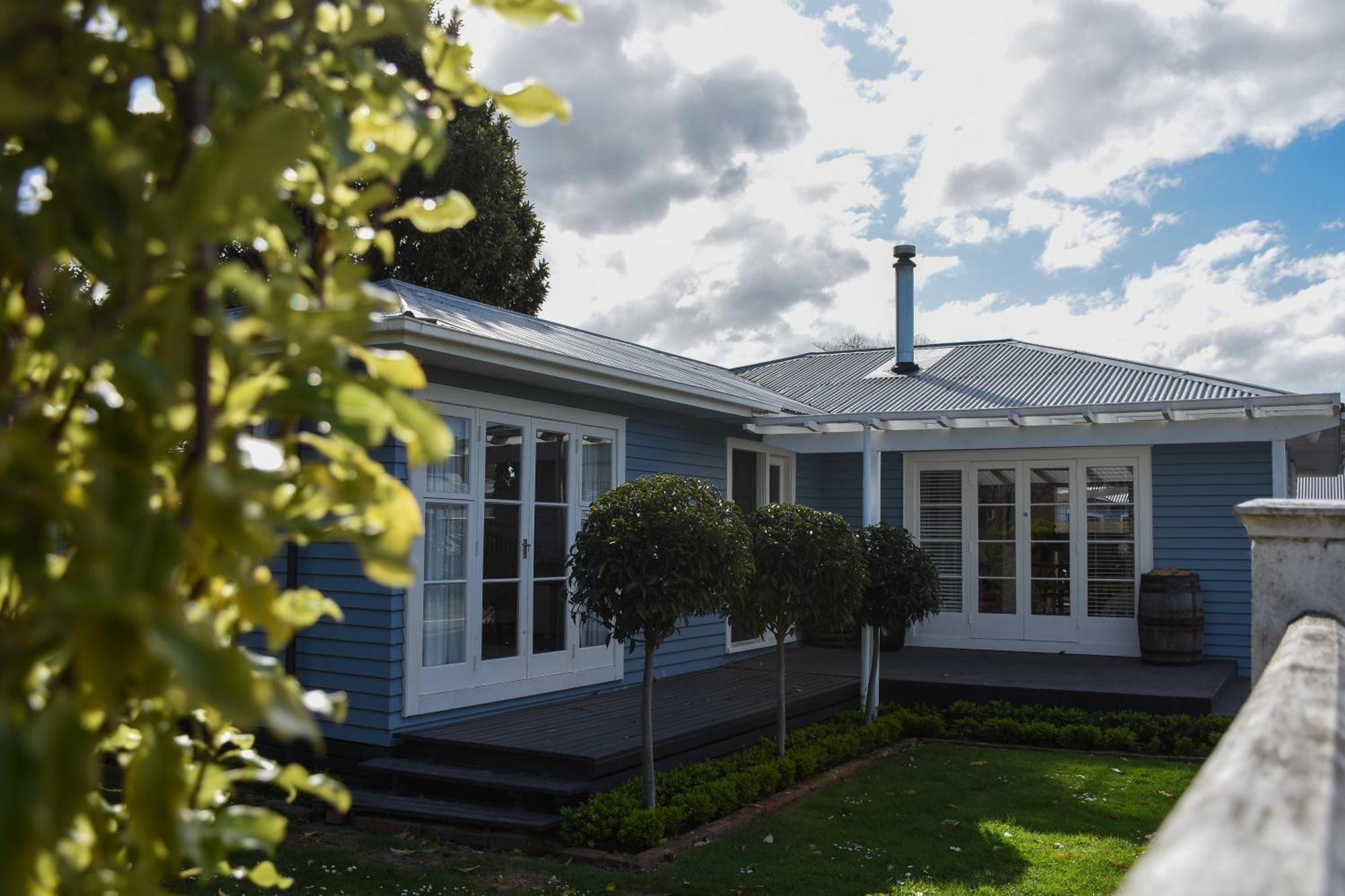 Beautiful Home With Short Stroll To Havelock Village Havelock North Exterior foto